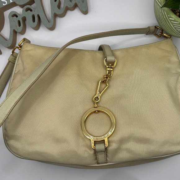 Beautiful Prada Tessuto Shoulder Bag with Gold Clasp - Picture 5 of 14